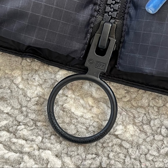 🎊HP!!🎉🖤 NWT🖤 OFF-WHITE Packable Hooded Puffer Jacket - Picture 11 of 16